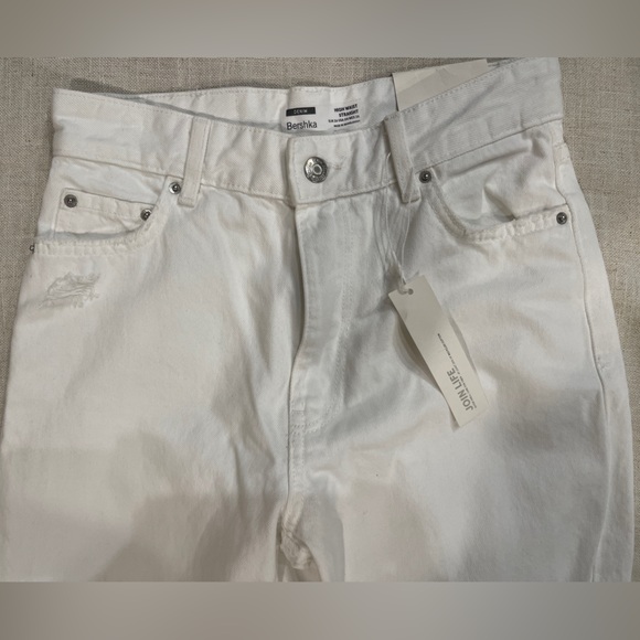 NWT Bershka Victoria High Waist Straight White jeans - Picture 2 of 9